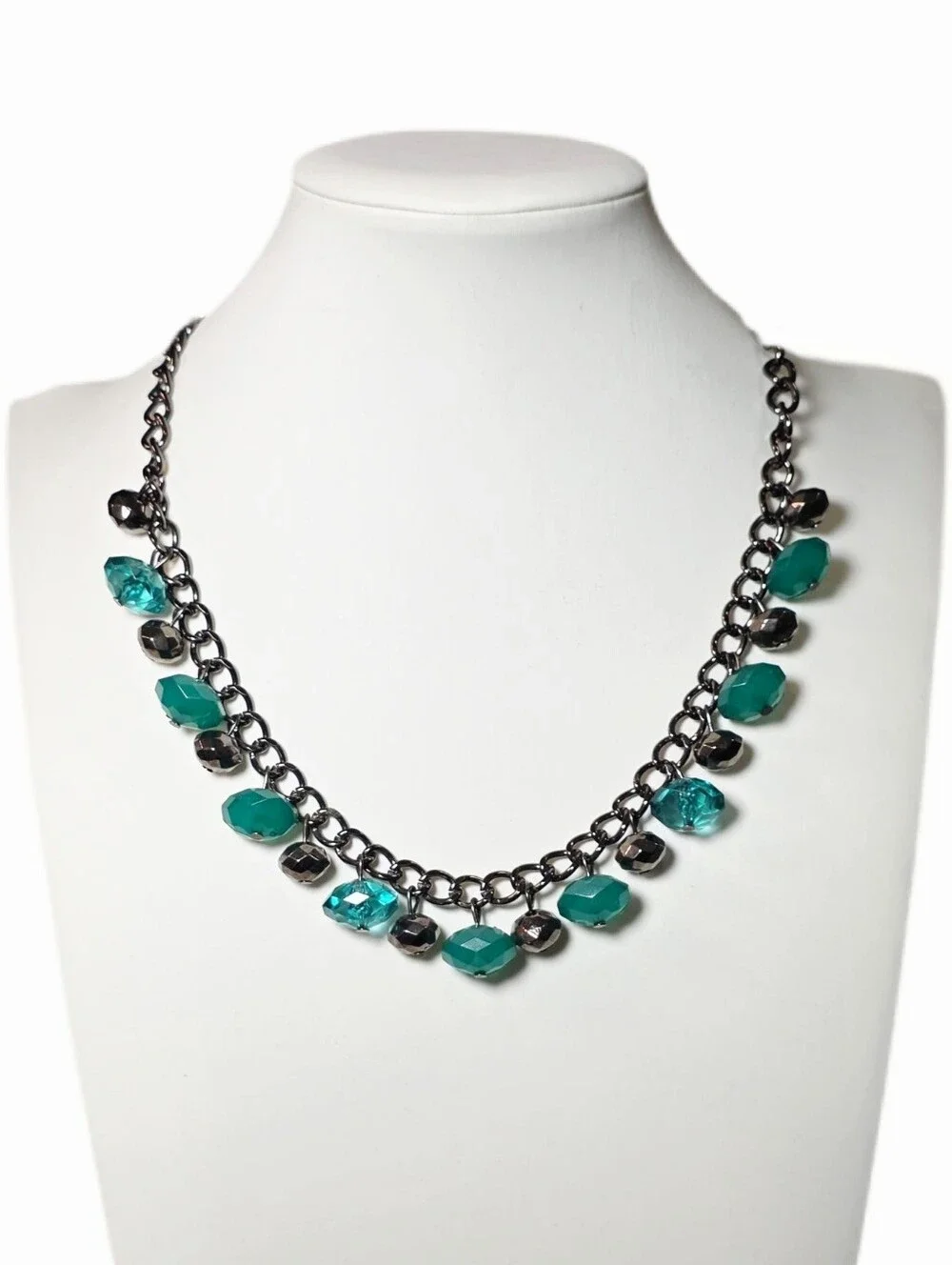 Emerald Green and Black Faceted Bead Gunmetal Chain Statement Necklace